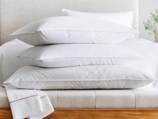 DOWN ALTERNATIVE PILLOW